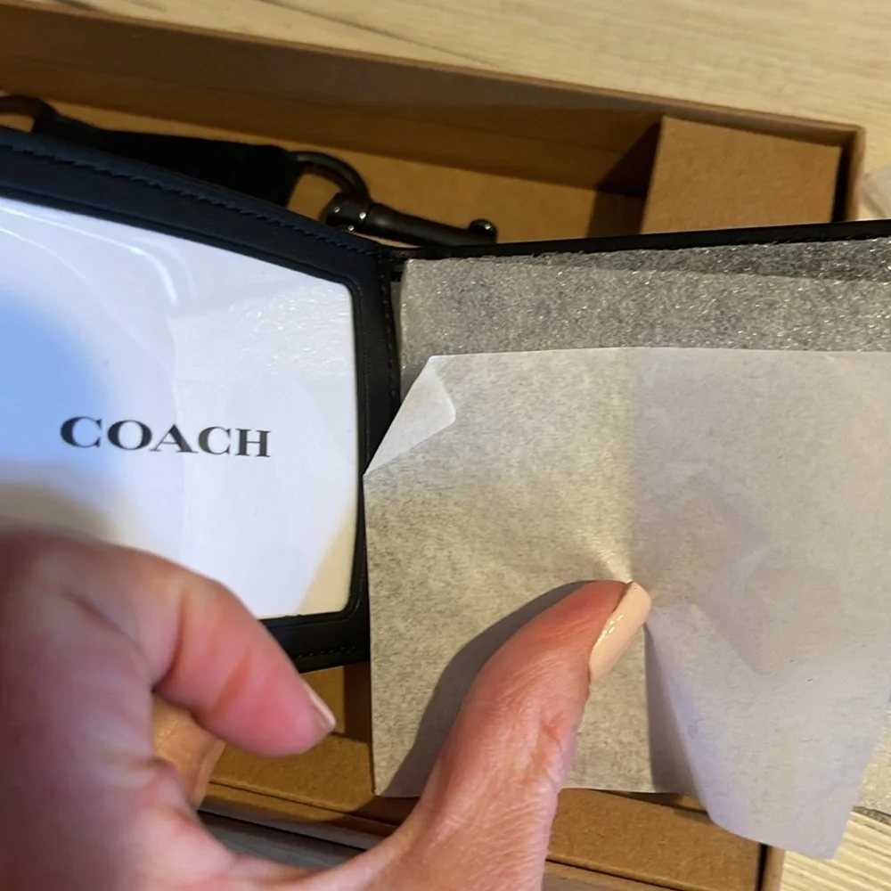 COACH Wallet Gift Set. BROWN NWT. Gift with Box,, & Seal. - Picture 7 of 10